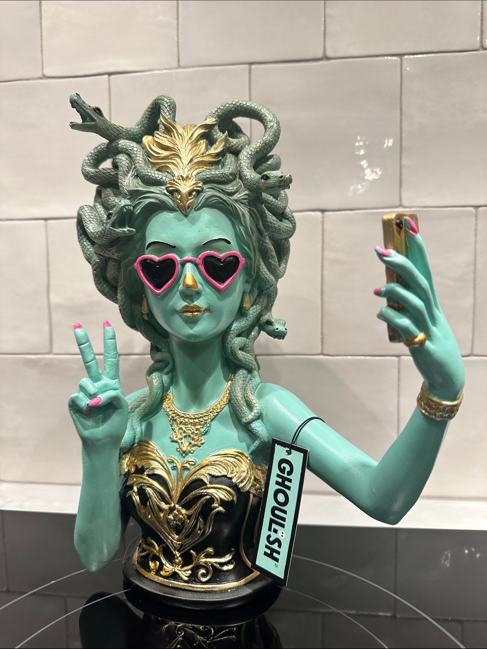 NWT Ghoulish Medusa Selfie Bust Statue Viral